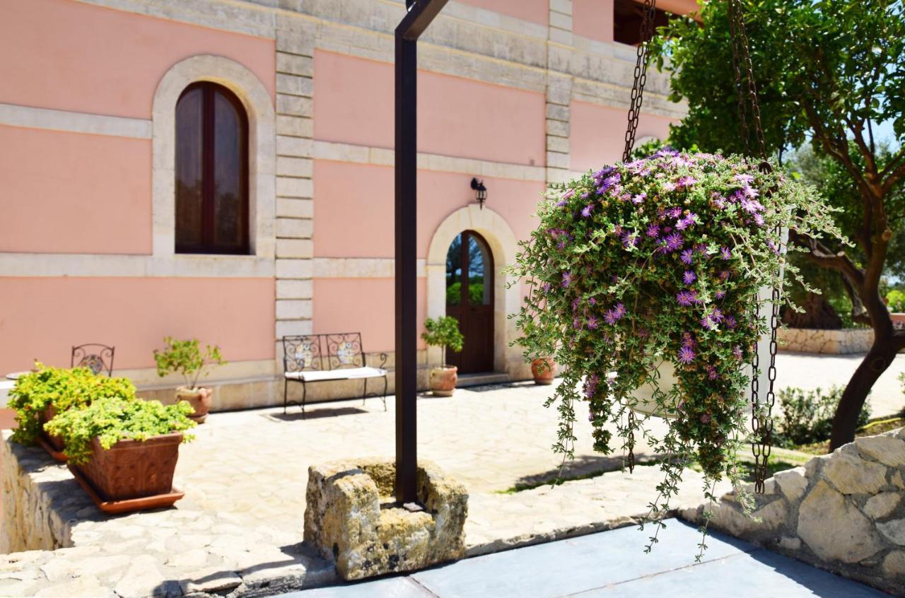 シラクーサ Antico Casale Benali Bed & Breakfast エクステリア 写真